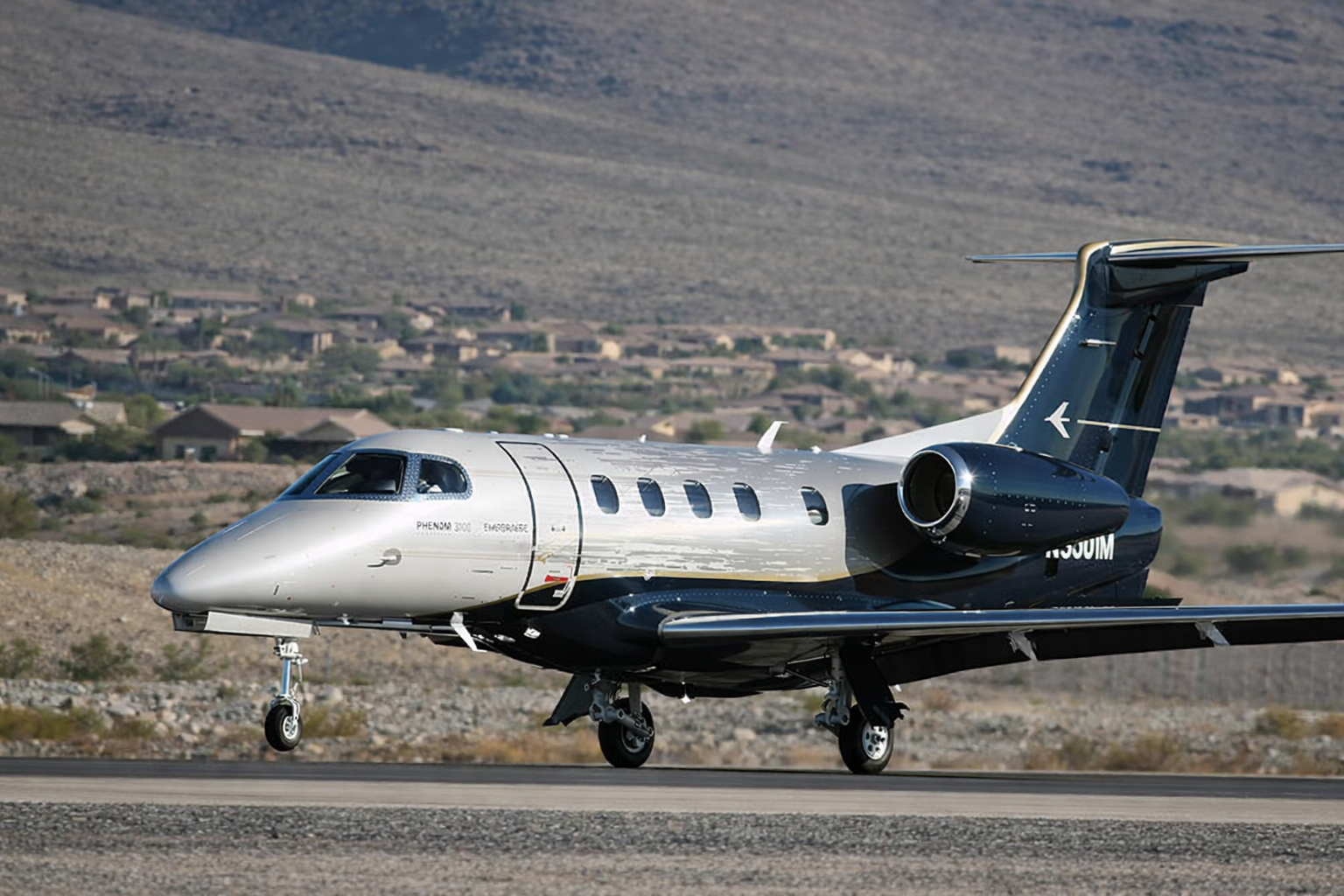 Embraer Phenom 300E landing