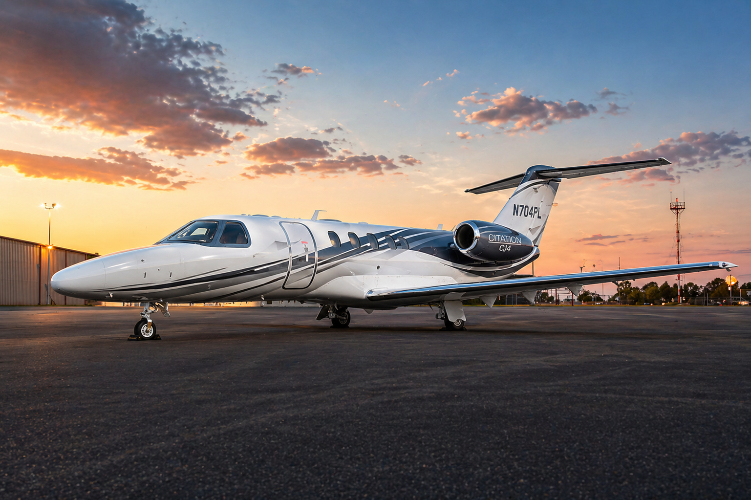 Cessna Citation CJ4 flying