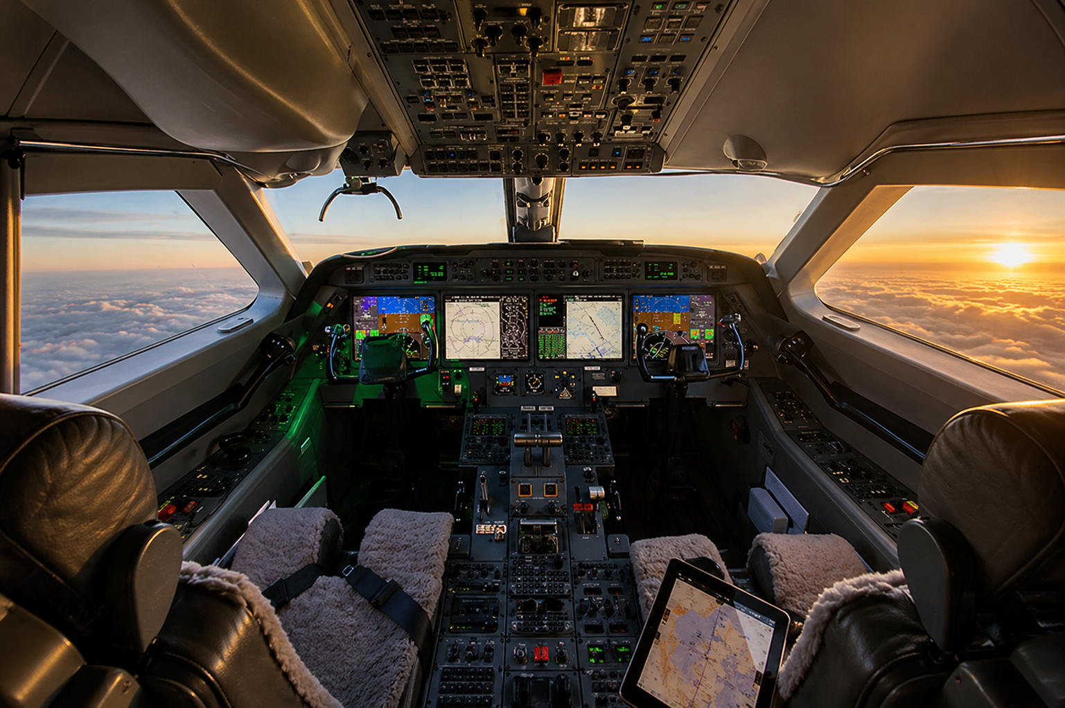 Gulfstream G550 cockpit