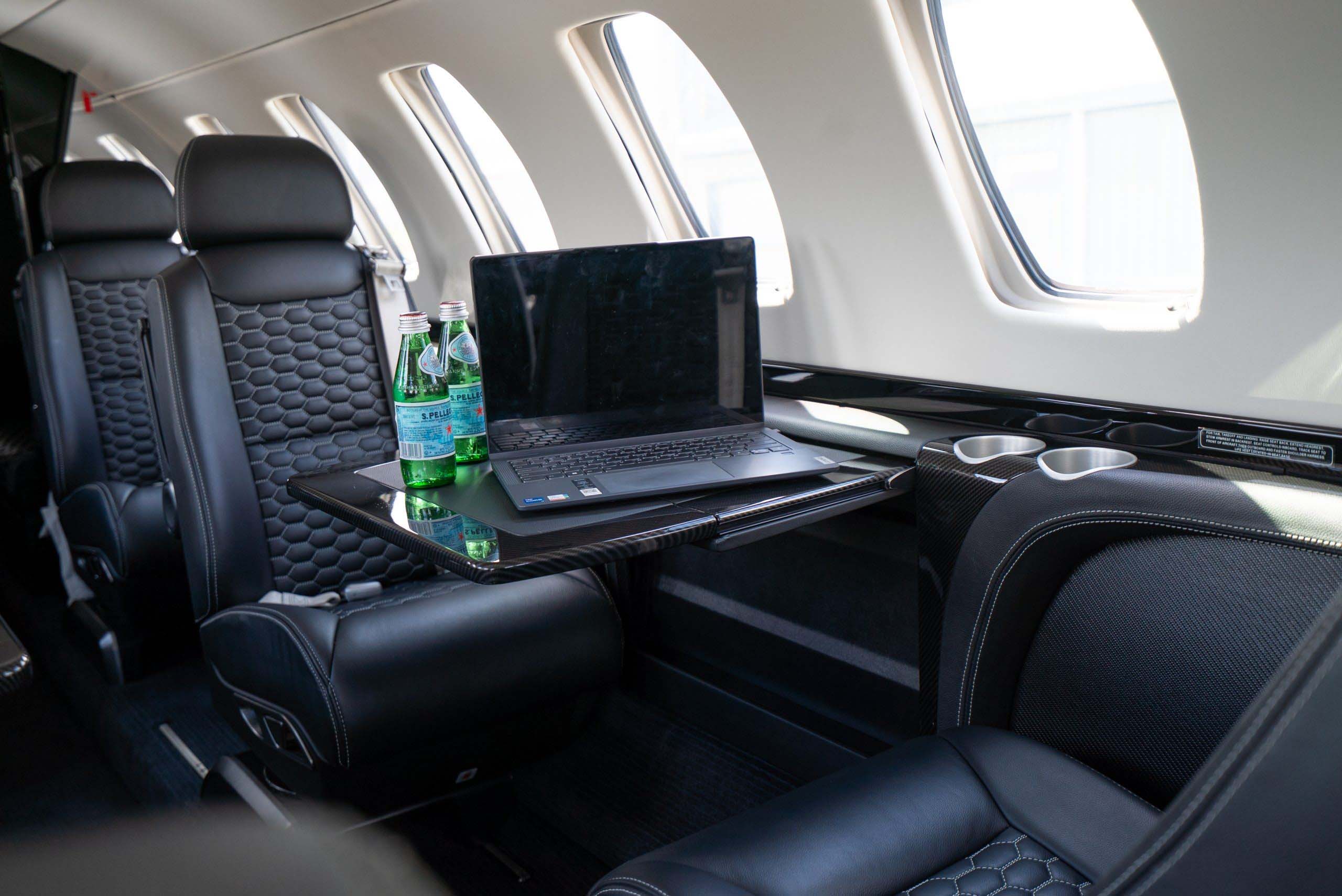 Cessna Citation CJ3 Plus cabin work space