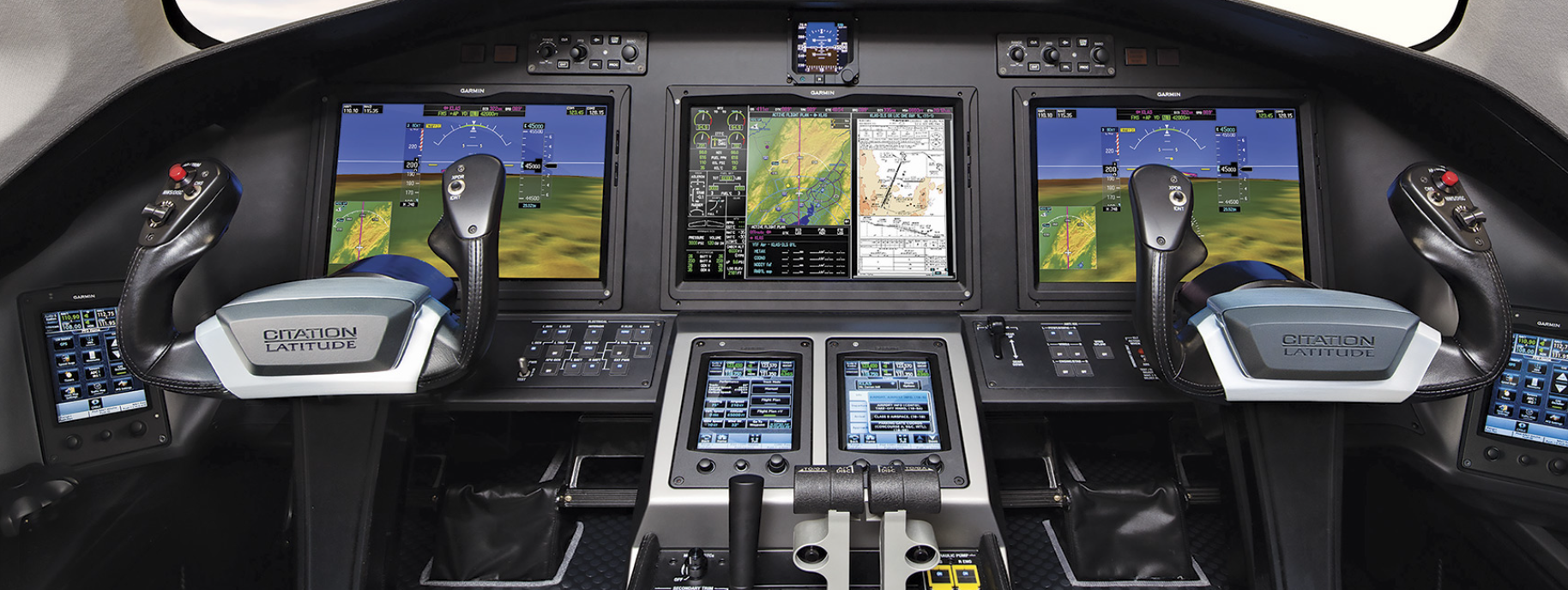 Cessna Citation Latitude cockpit