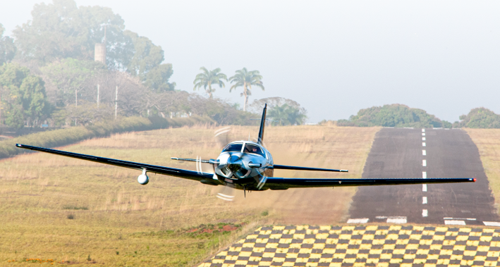 Piper M500 at takeoff in tropical location